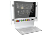 PSE 6000 Panel PC industriale con pulsantiera integrata per postazione di comando con maniglie integrate
